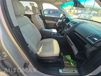 2016 Ford Explorer Platinum - miniatura 8