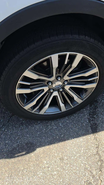 2016 Ford Explorer Platinum – miniatura 23