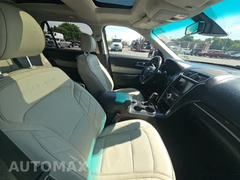 2016 Ford Explorer Platinum – miniatura 8