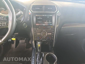 2016 Ford Explorer Platinum – miniatura 11