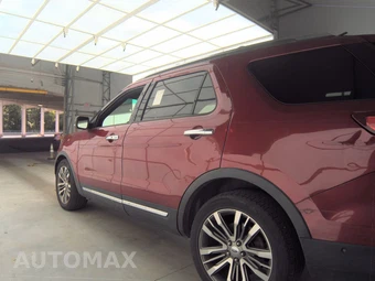 2016 Ford Explorer Platinum – miniatura 6