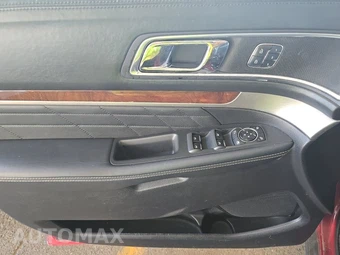 2016 Ford Explorer Platinum – miniatura 9