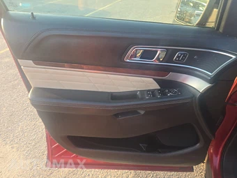 2016 Ford Explorer Platinum - miniatura 9