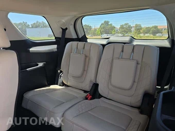 2016 Ford Explorer Platinum - miniatura 11