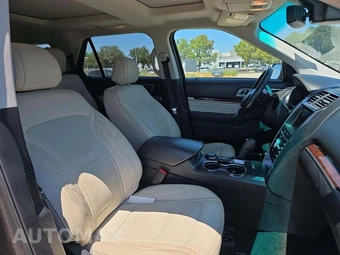 2016 Ford Explorer Platinum - miniatura 16