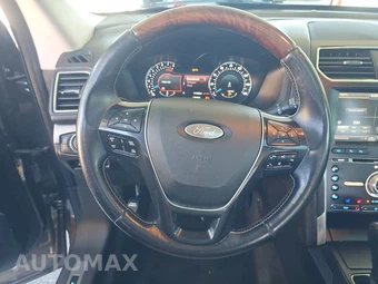 2016 Ford Explorer Platinum - miniatura 10
