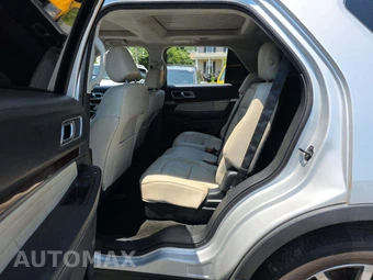 2016 Ford Explorer Platinum – miniatura 13