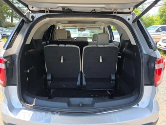 2016 Ford Explorer Platinum – miniatura 15