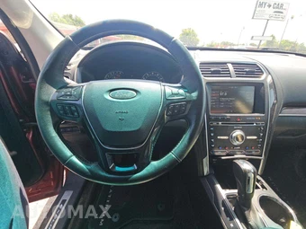 2016 Ford Explorer Platinum – miniatura 10