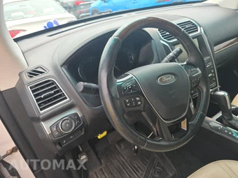 2016 Ford Explorer Platinum - miniatura 10