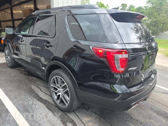 2016 Ford Explorer Sport – miniatura 2