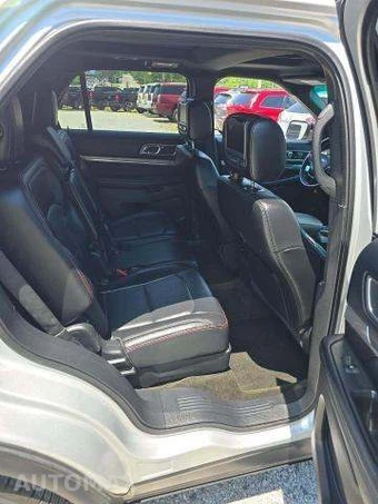 2016 Ford Explorer Sport – miniatura 17