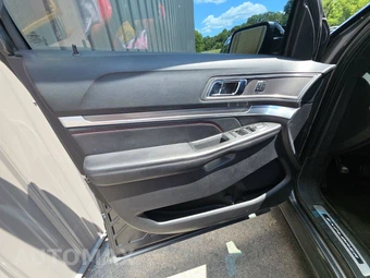 2016 Ford Explorer Sport - miniatura 9