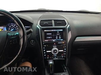 2016 Ford Explorer Sport – miniatura 11