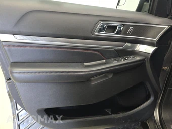 2016 Ford Explorer Sport – miniatura 9