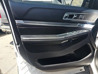 2016 Ford Explorer Sport – miniatura 9