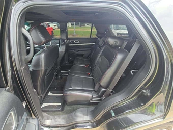2016 Ford Explorer Sport - miniatura 10