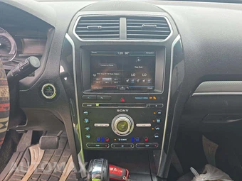 2016 Ford Explorer Sport - miniatura 7