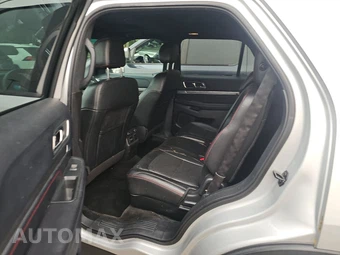 2016 Ford Explorer Sport – miniatura 13