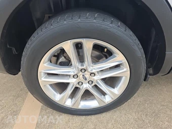 2016 Ford Explorer XLT – miniatura 10