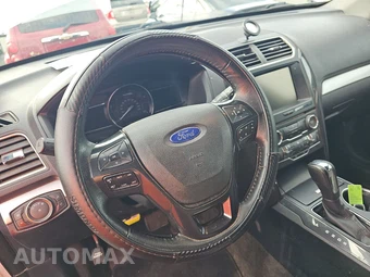 2016 Ford Explorer XLT – miniatura 10