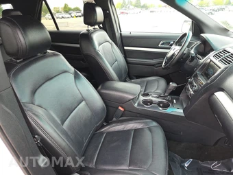 2016 Ford Explorer XLT – miniatura 8