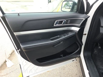 2016 Ford Explorer XLT – miniatura 9