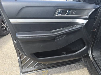 2016 Ford Explorer XLT - miniatura 15