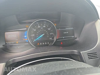 2016 Ford Explorer XLT - miniatura 18