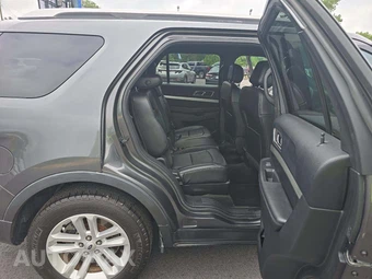 2016 Ford Explorer XLT – miniatura 14