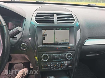 2016 Ford Explorer XLT – miniatura 7