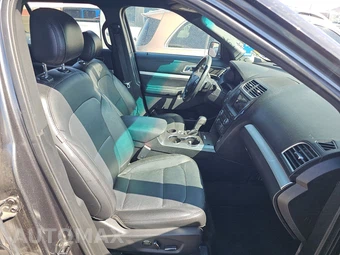 2016 Ford Explorer XLT – miniatura 8