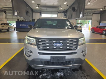 2016 Ford Explorer XLT – miniatura 2