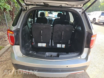 2016 Ford Explorer XLT - miniatura 17