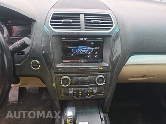 2016 Ford Explorer XLT - miniatura 11