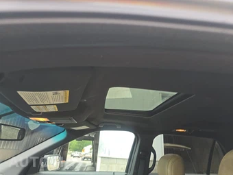 2016 Ford Explorer XLT - miniatura 18