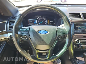 2016 Ford Explorer XLT - miniatura 10