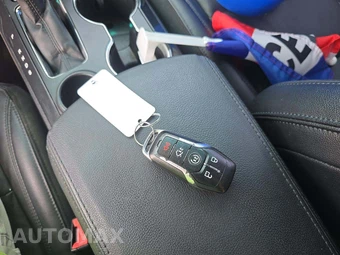 2016 Ford Explorer XLT – miniatura 8