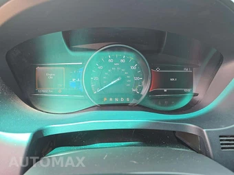 2016 Ford Explorer XLT – miniatura 9