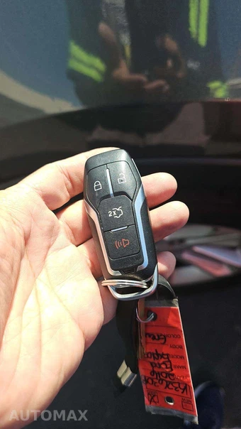2016 Ford Explorer XLT - miniatura 19
