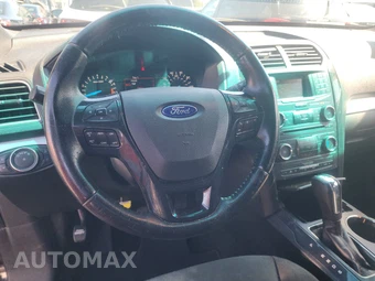 2016 Ford Explorer XLT – miniatura 10