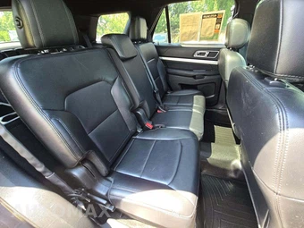 2016 Ford Explorer XLT - miniatura 17