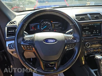 2016 Ford Explorer XLT – miniatura 10
