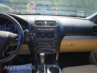 2016 Ford Explorer XLT – miniatura 11