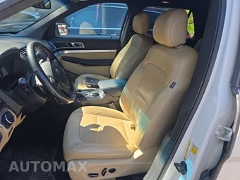 2016 Ford Explorer XLT – miniatura 13