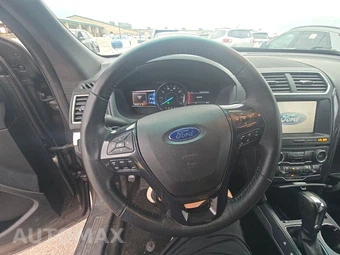 2016 Ford Explorer XLT - miniatura 10