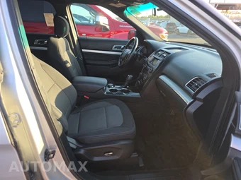 2016 Ford Explorer XLT – miniatura 8