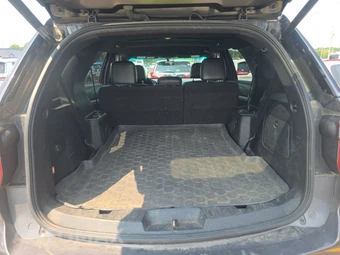2016 Ford Explorer XLT – miniatura 16