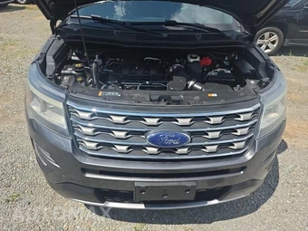 2016 Ford Explorer XLT – miniatura 18