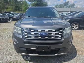 2016 Ford Explorer XLT – miniatura 2